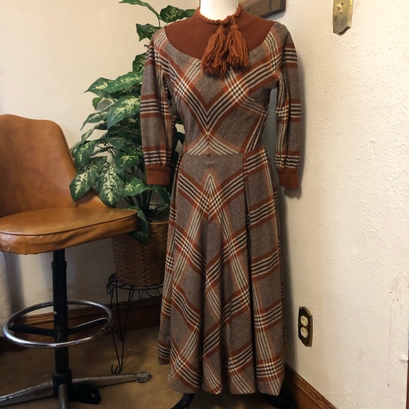 Vintage Dresses & Skirts - Carlye Vintage plaid mid century 70s dress poms